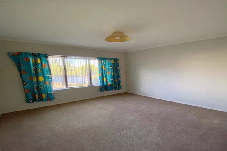 Photo of property in 56 Vintage Drive, Henderson, Auckland, 0612