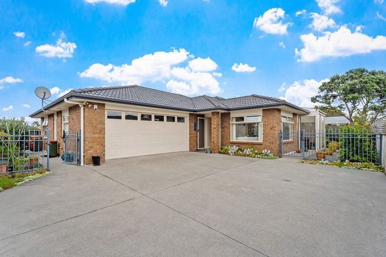 Photo of property in 26b Edward Avenue, Orewa, 0931