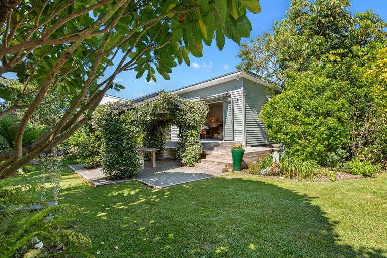 Photo of property in 18 Harbour View Road, Point Wells, Warkworth, 0986