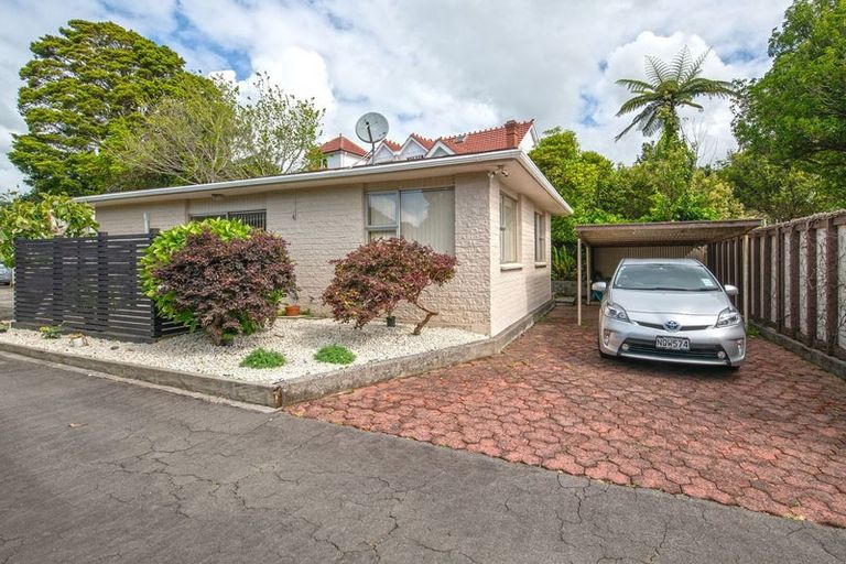 Photo of property in 65 Victoria Road, New Plymouth, 4310