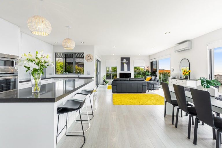 Photo of property in 32 Manhattan Rise, Orewa, 0931