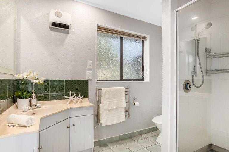 Photo of property in 7 Observatory Close, Whitby, Porirua, 5024