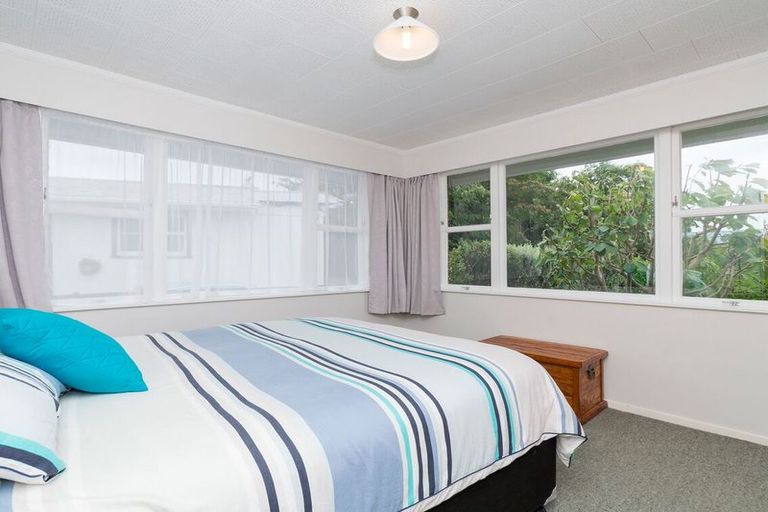 Photo of property in 44 Ruamahanga Crescent, Terrace End, Palmerston North, 4410