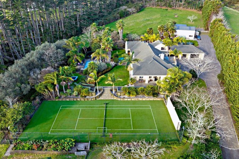 Photo of property in 82 Brownhill Road, Whitford, Manurewa, 2576