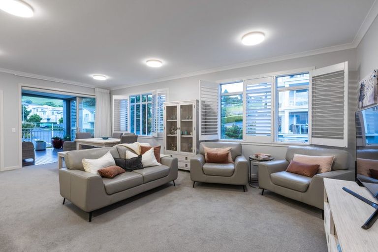 Photo of property in 74 Panorama Heights, Orewa, 0931