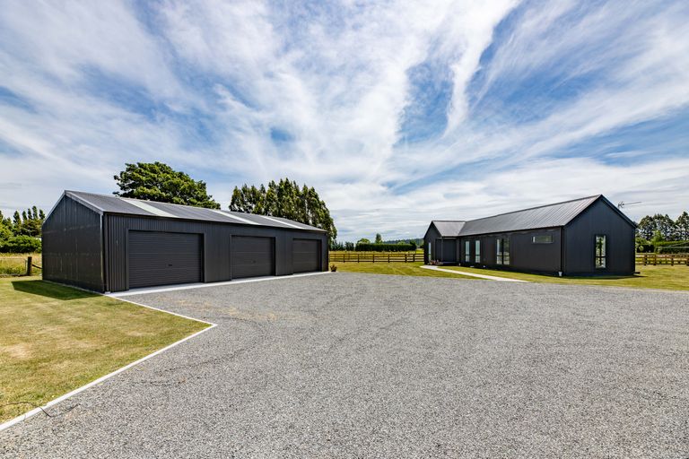 Photo of property in 32 Cridges Road, Darfield, 7510