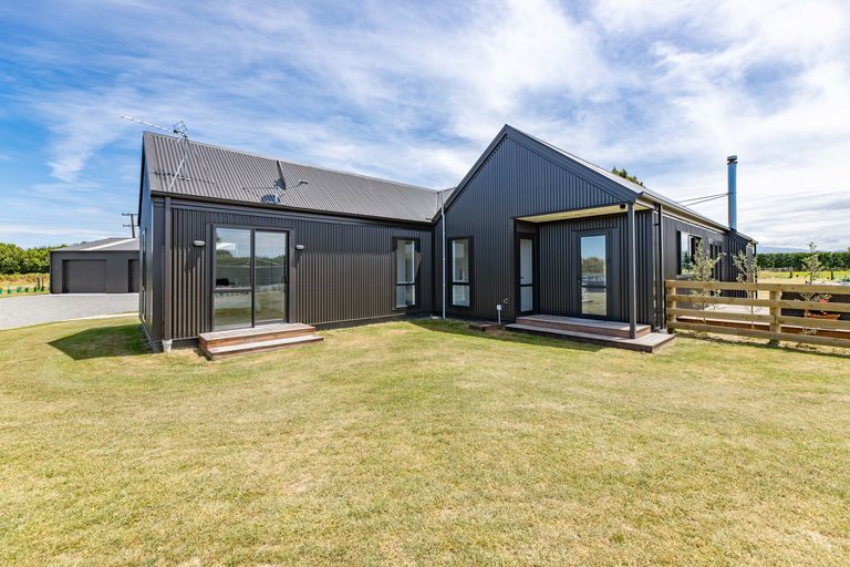 Photo of property in 32 Cridges Road, Darfield, 7510