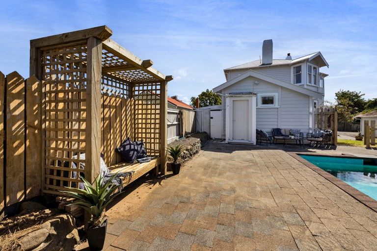 Photo of property in 68 Collins Street, Hawera, 4610