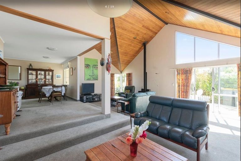 Photo of property in 36 Freyberg Crescent, Waikanae Beach, Waikanae, 5036