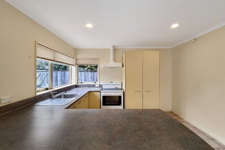 Photo of property in Miramar Villas, 4/3 Byron Street, Miramar, Wellington, 6022