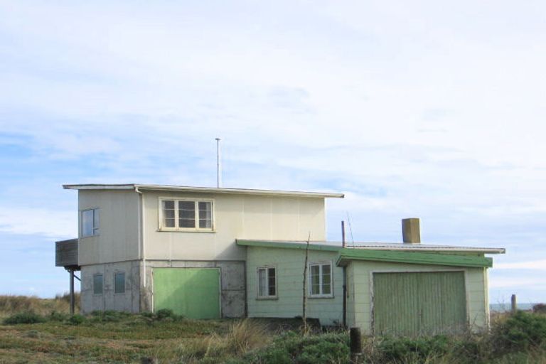 Photo of property in 50 Nelson Street, Foxton Beach, Foxton, 4815