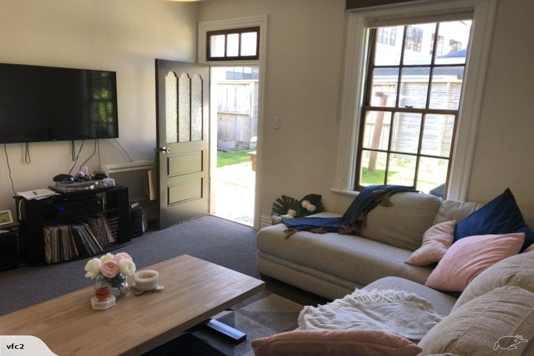 Photo of property in 31 Moir Street, Mount Victoria, Wellington, 6011