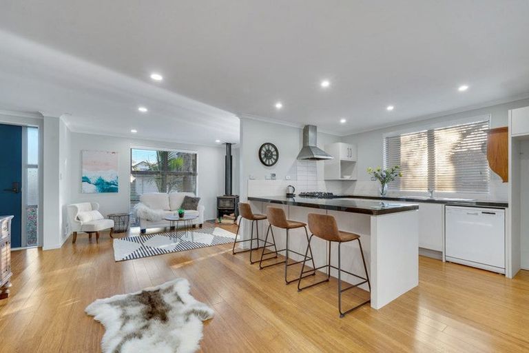 Photo of property in 75 Bruce Pulman Drive, Takanini, 2112