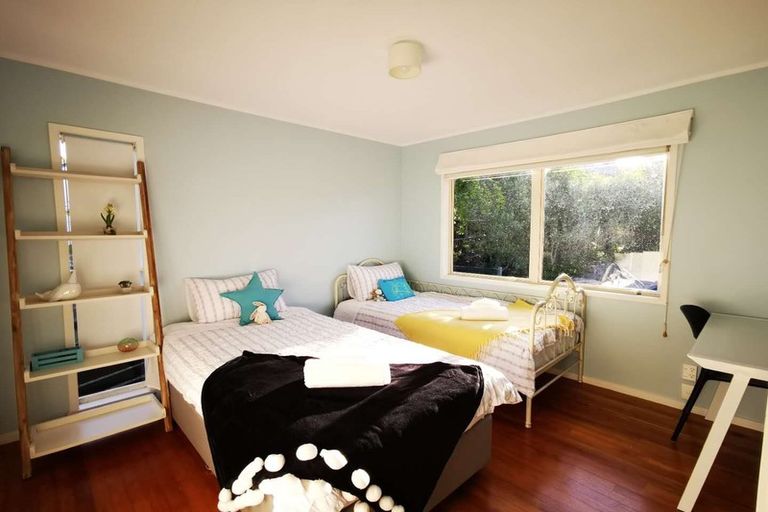 Photo of property in 21 St Ives Terrace, Mairangi Bay, Auckland, 0630