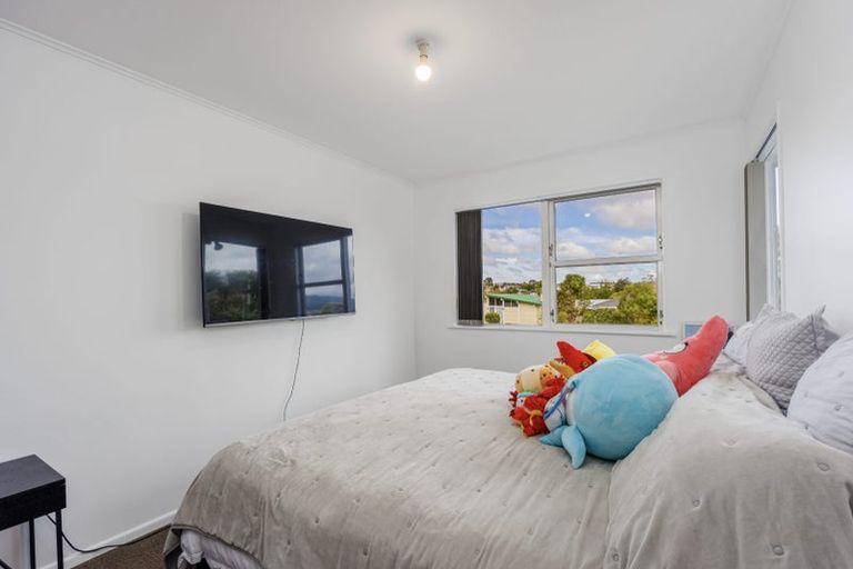 Photo of property in 9 Grimshaw Place, Henderson, Auckland, 0612