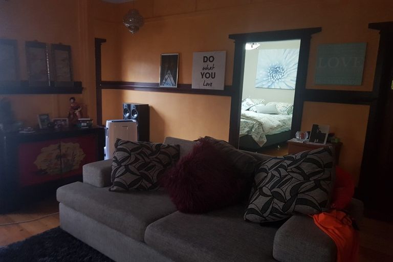 Photo of property in 387 Hobsonville Road, Hobsonville, Auckland, 0618