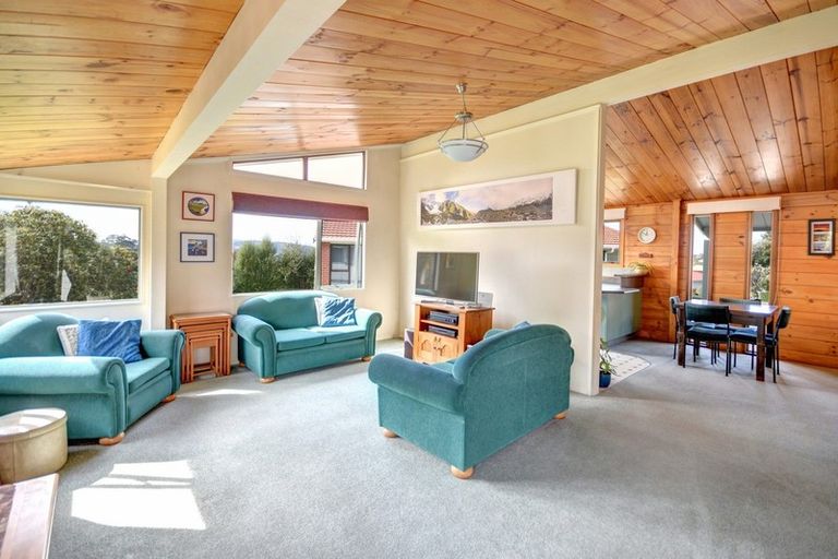 Photo of property in 14 Honeystone Street, Helensburgh, Dunedin, 9010