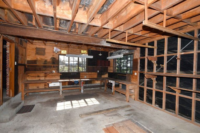 Photo of property in 32 Honeystone Street, Helensburgh, Dunedin, 9010