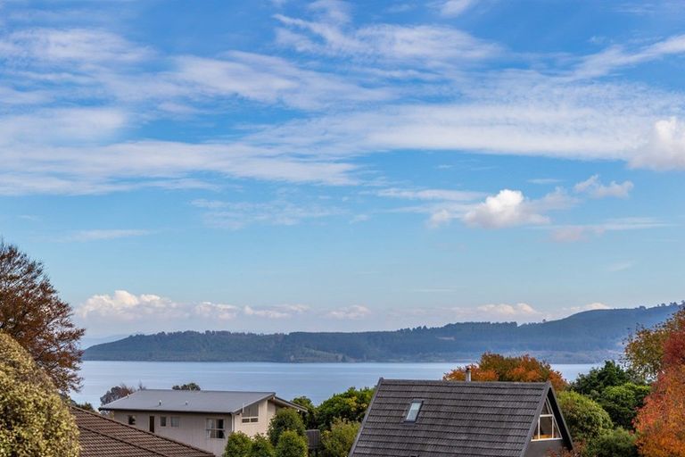 Photo of property in 70 Shepherd Road, Waipahihi, Taupo, 3330