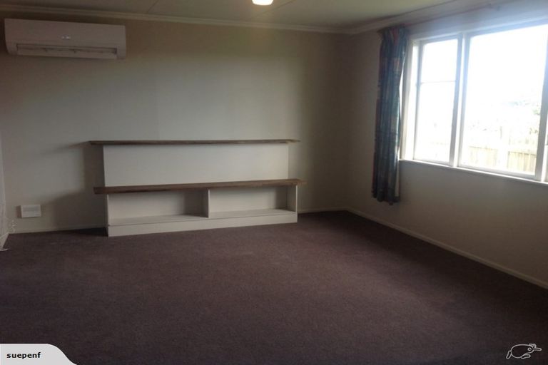 Photo of property in 5 Karewa Street, Castlecliff, Whanganui, 4501