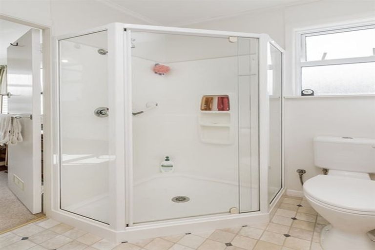 Photo of property in 353 Main Road, Tawa, Wellington, 5028