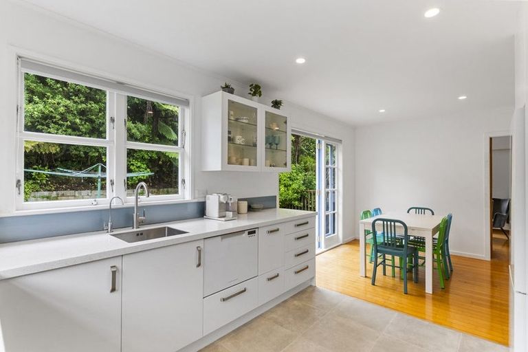 Photo of property in 4 Arapiko Street, Johnsonville, Wellington, 6037