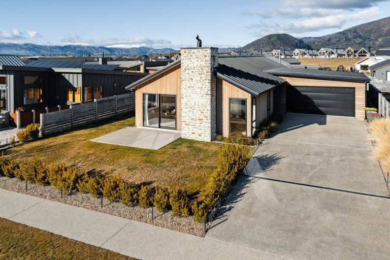 Photo of property in 6 Campbell Road, Wanaka, 9305