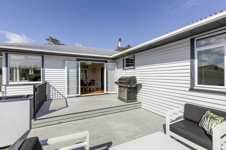 Photo of property in 10 Holford Street, Westown, New Plymouth, 4310