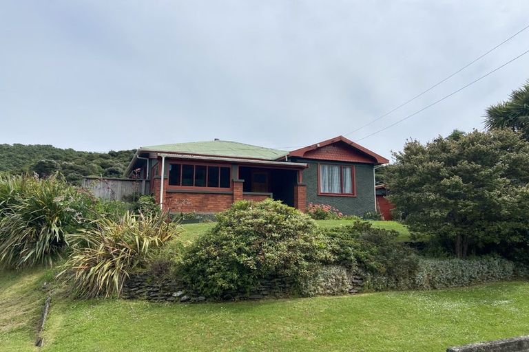 Photo of property in 56 Hampden Street, Picton, 7220