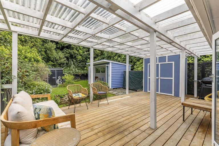 Photo of property in 65 Airlie Road, Plimmerton, Porirua, 5026