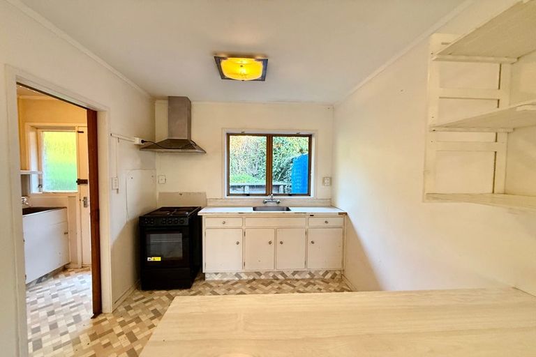 Photo of property in 1/404 Glenfield Road, Glenfield, Auckland, 0629