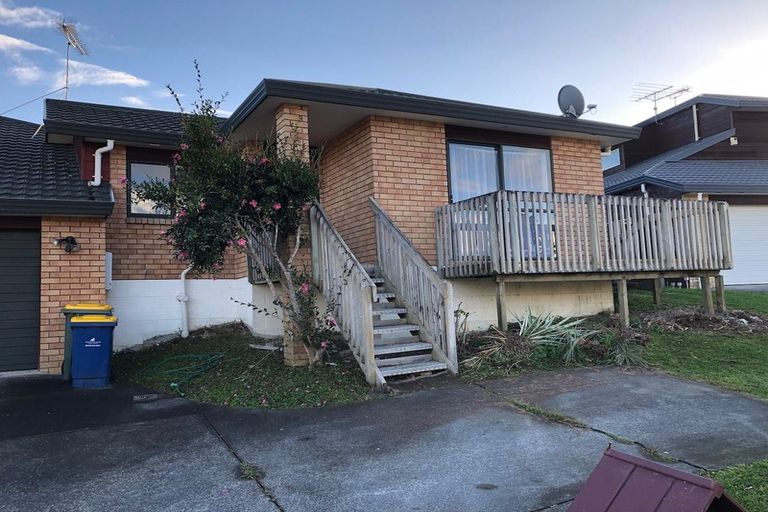 Photo of property in 1 Ryden Place, Glen Eden, Auckland, 0602