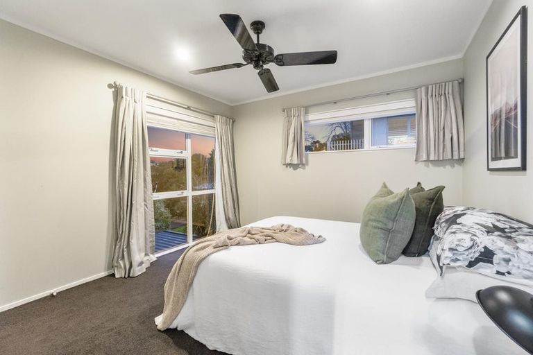 Photo of property in 2/9 Lynngate Place, Hillcrest, Auckland, 0627