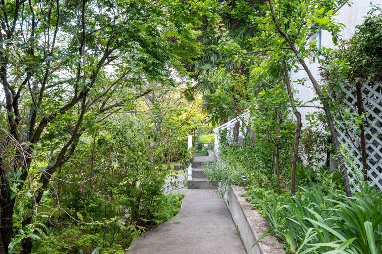 Photo of property in 14 Tauroa Road, Havelock North, 4130