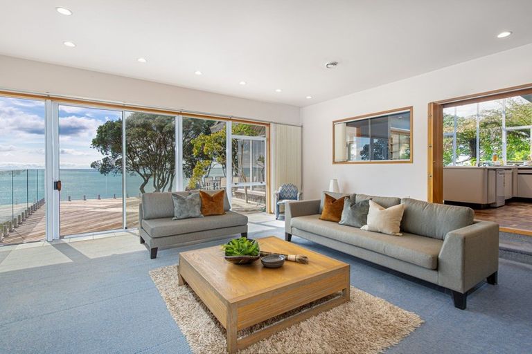 Photo of property in 6 Sharon Road, Waiake, Auckland, 0630