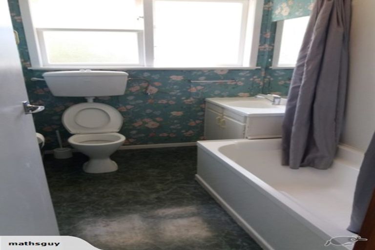 Photo of property in 1/3a Huapai Street, Onehunga, Auckland, 1061