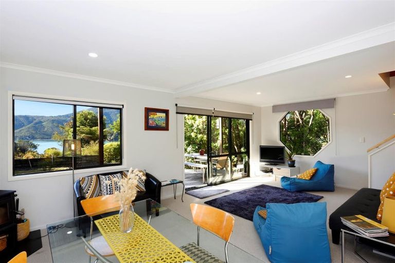 Photo of property in 5 Kaimiko Place, Okiwi Bay, 7193