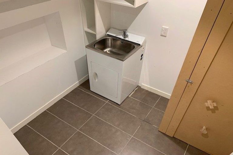 Photo of property in 18 Kellsmere Crescent, Island Bay, Wellington, 6023