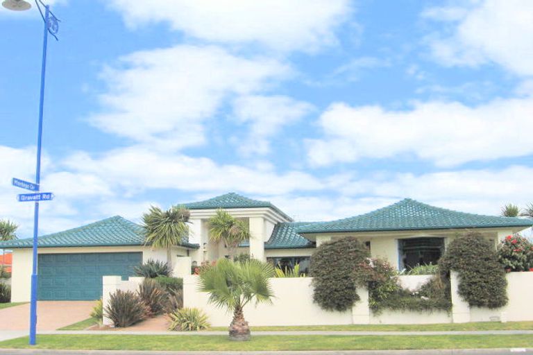 Photo of property in 96 Gravatt Road, Papamoa Beach, Papamoa, 3118