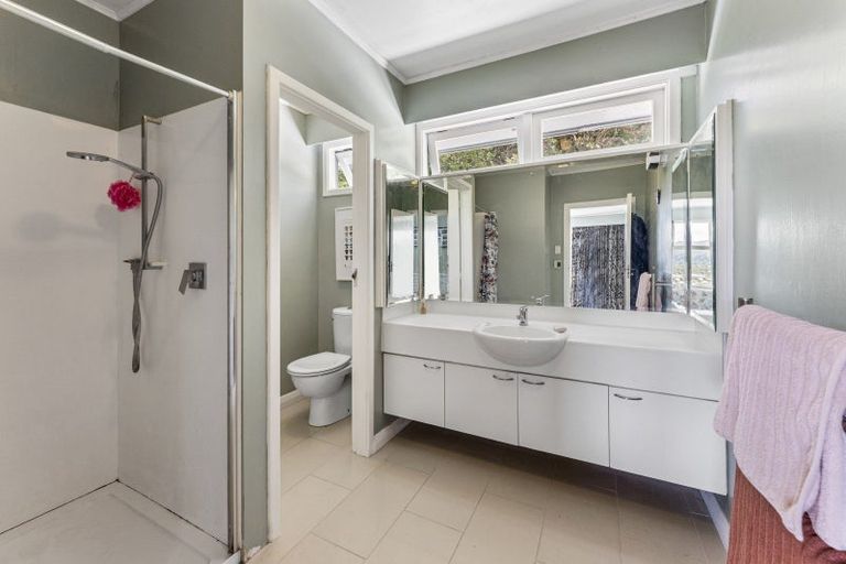 Photo of property in 212a Whites Line East, Waiwhetu, Lower Hutt, 5010