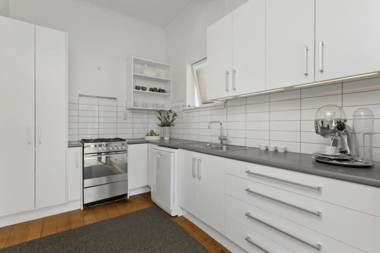 Photo of property in 67 Albert Road, Devonport, Auckland, 0624