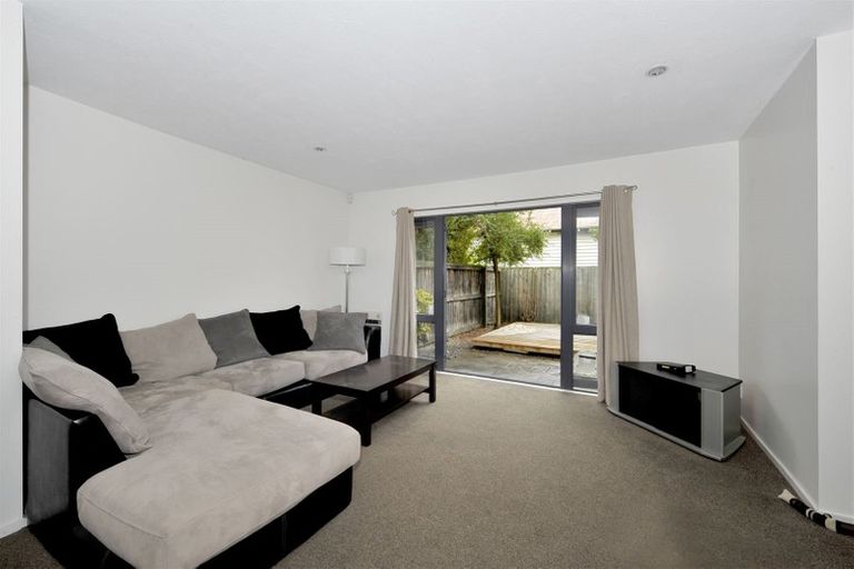 Photo of property in 2/90 Picton Avenue, Riccarton, Christchurch, 8011