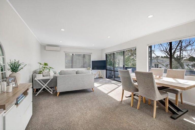 Photo of property in 13 Red Beach Road, Red Beach, 0932