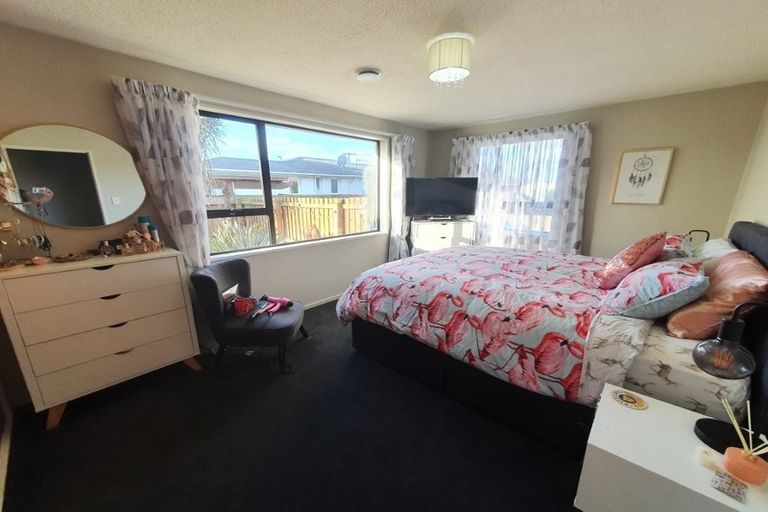 Photo of property in 2/27 Mortlake Street, Islington, Christchurch, 8042