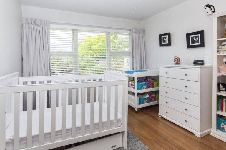 Photo of property in 10 Torquay Place, Bryndwr, Christchurch, 8053