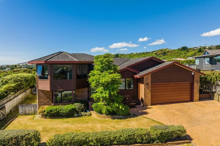 Photo of property in 12 Dornoch Place, Papakowhai, Porirua, 5024