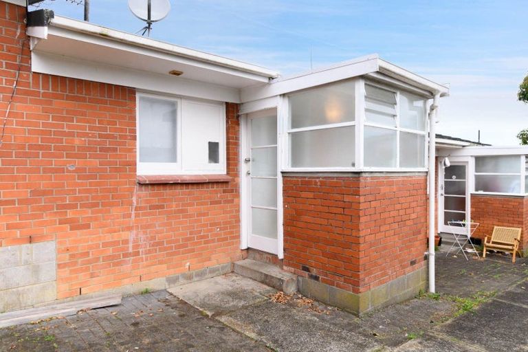 Photo of property in 7/12 Raines Avenue, Forrest Hill, Auckland, 0620