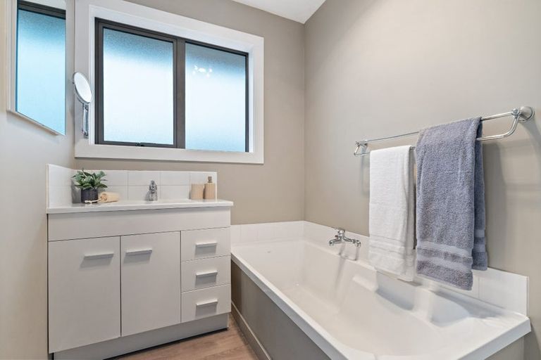 Photo of property in 71 Wingate Street, Redwood, Christchurch, 8051