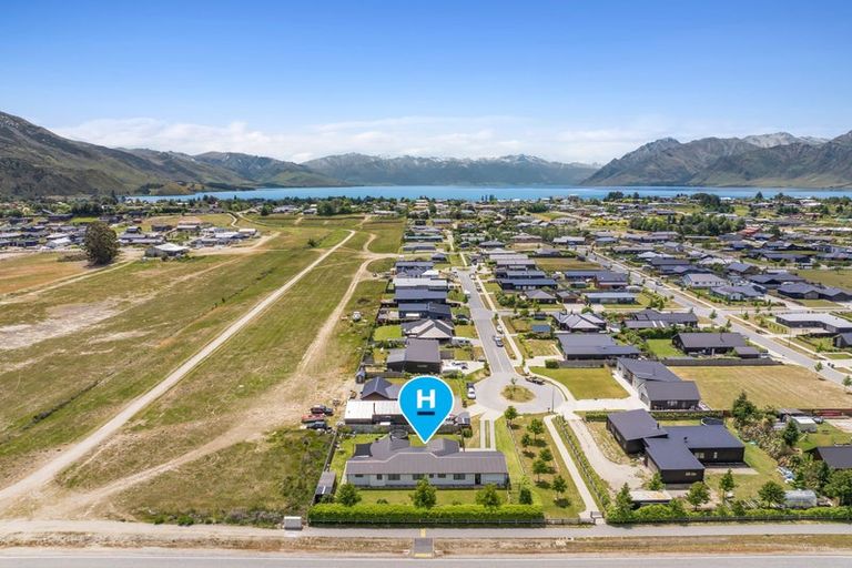 Photo of property in 9 Isthmus Place, Lake Hawea, Wanaka, 9382