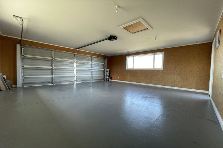 Photo of property in 89 Johnstone Drive, Fitzherbert, Palmerston North, 4410